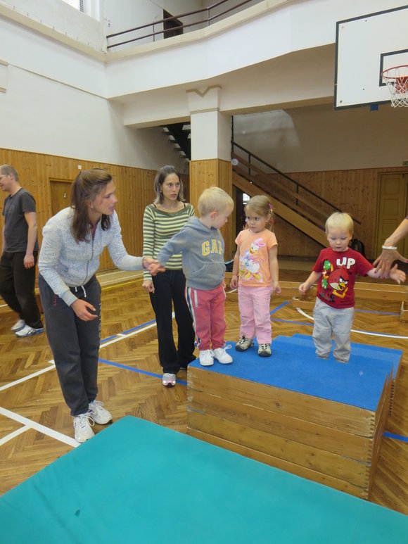 Cvičení rodiče s dětmi