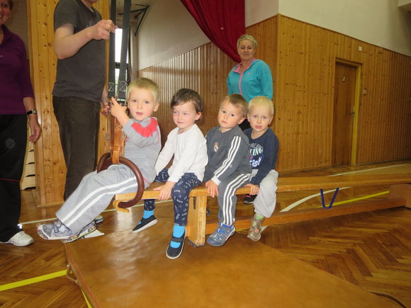 Cvičení rodiče s dětmi