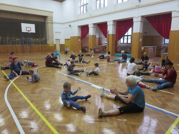 Cvičení rodiče s dětmi